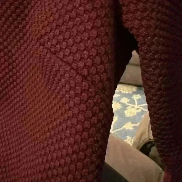 Zara Burgundy Wine Bell SleeveTextured Knit Dot Pattern Hi-Low Hem Size L Large - Picture 6 of 7